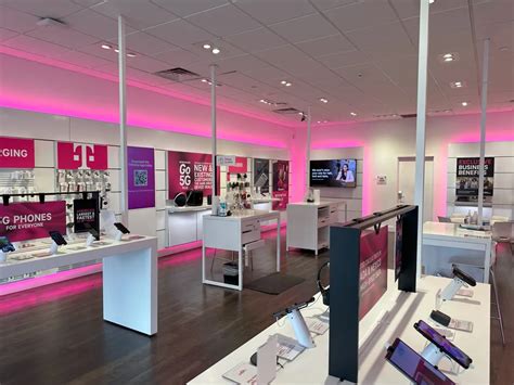 Check out our latest deals on the new iPhone 15, along with other great offers from top brands such as Samsung and OnePlus . Shop this T-Mobile Store in Saint Paul, MN to …